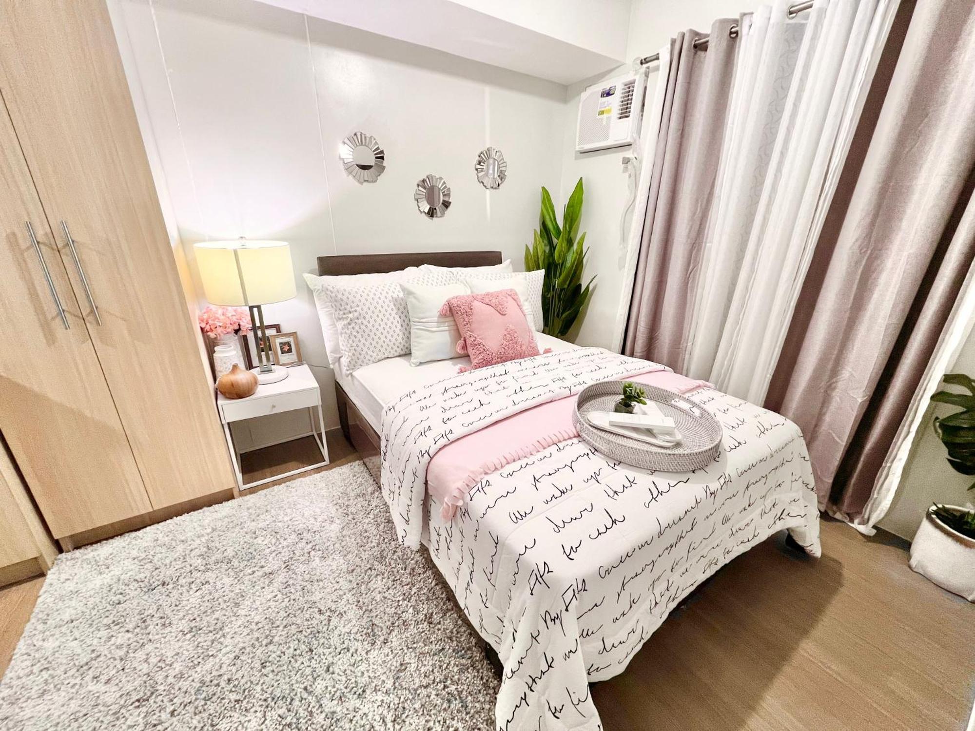 Crown Asia Tagaytay City Extérieur photo